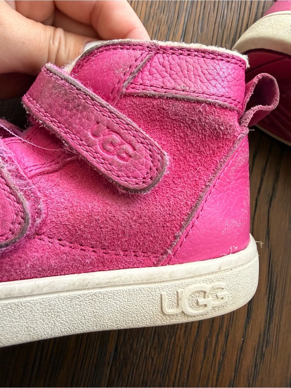 UGG stylish kids bright